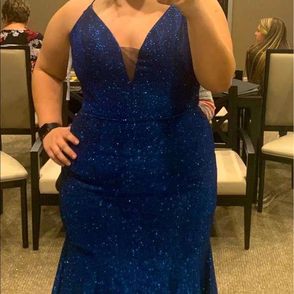 Prom Gown - Never worn - Picture 5 of 7